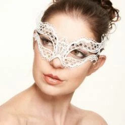 Kayso Accessories White Diamond Pattern Metal Mask